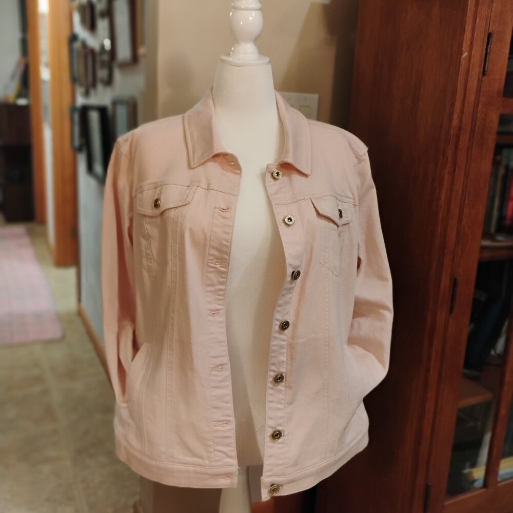 Tommy Hilfiger Pink Jean Jacket. Worn only once!!! Stylish and comfortable!!